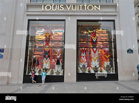 louis vuitton paris montaigne